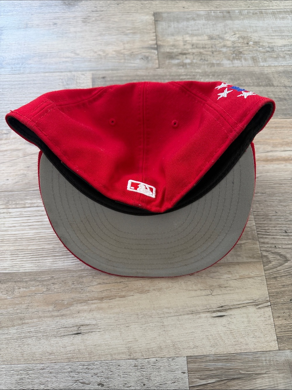 New Era Red Philadelphia Phillies Cap with Gold Bell Accent - Picture 3 of 4
